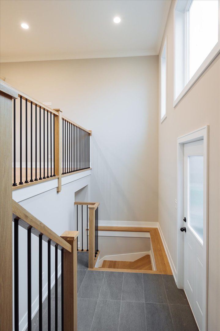 5116 South Rutherford Avenue Chicago, IL 60638 - Photo 8 of 22 Gallery Image 8