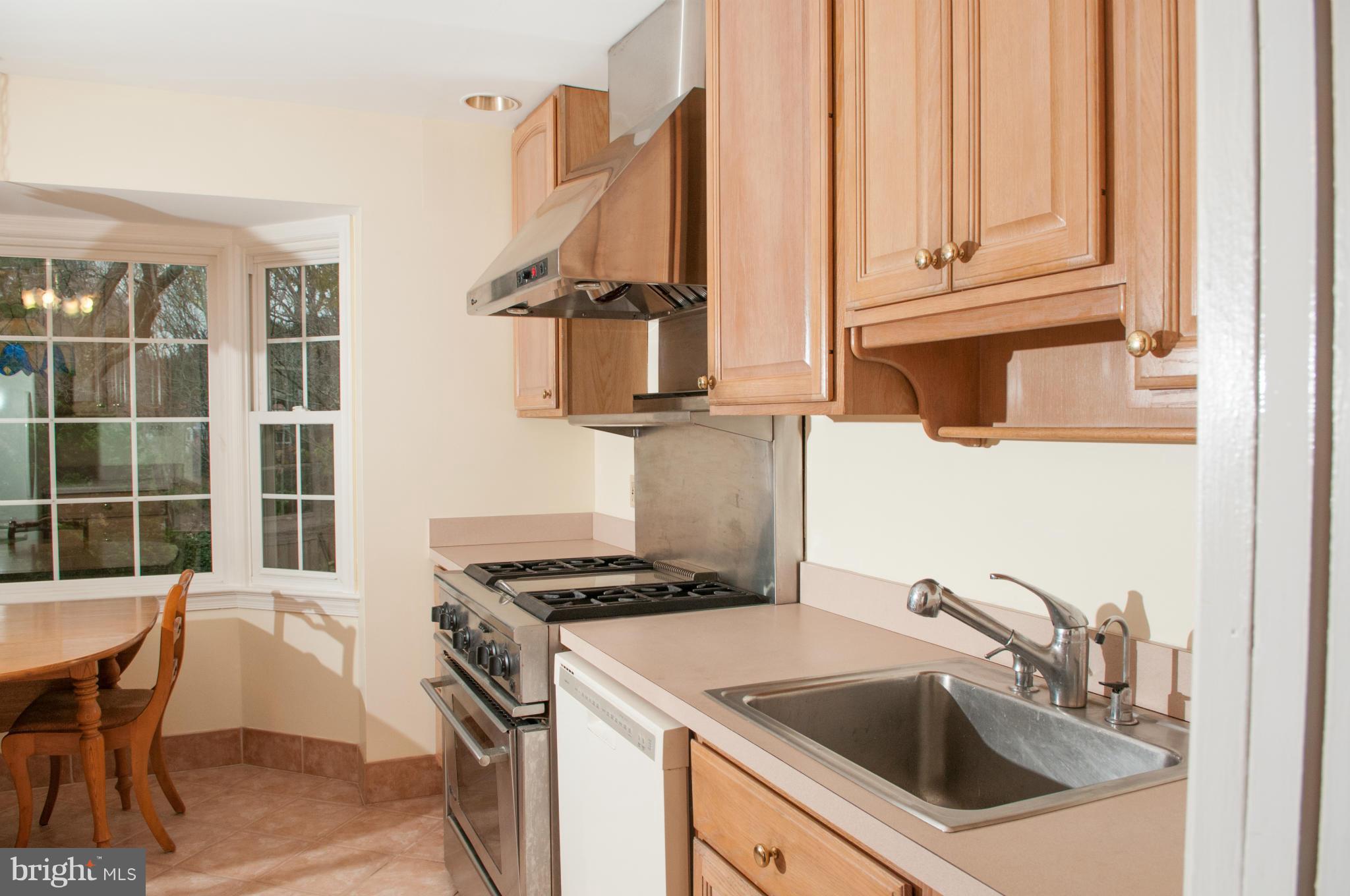 12629 Springloch Court Silver Spring, MD 20904 - Photo 7 of 30 Kitchen
