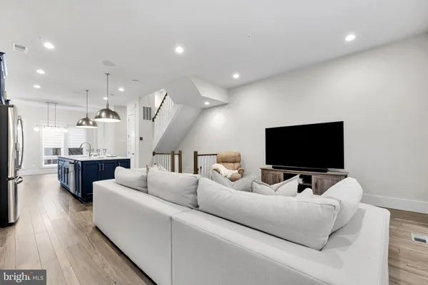 $5,500 | 147 Prairie Lane, Alexandria, VA 22314