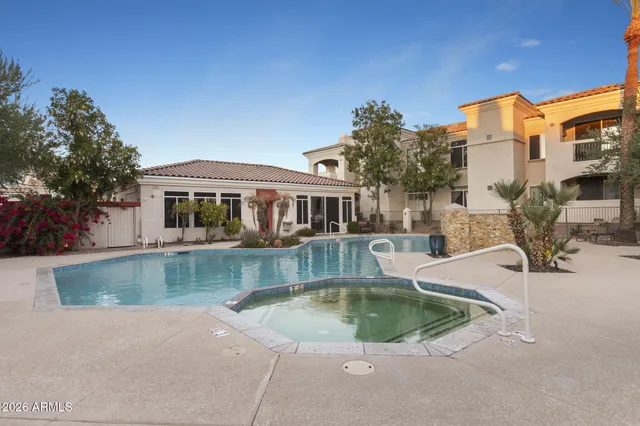 $1,899 | 1747 East Northern Avenue, Unit 209, Phoenix, AZ 85020