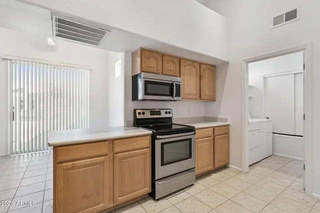 $1,899 | 1747 East Northern Avenue, Unit 209, Phoenix, AZ 85020