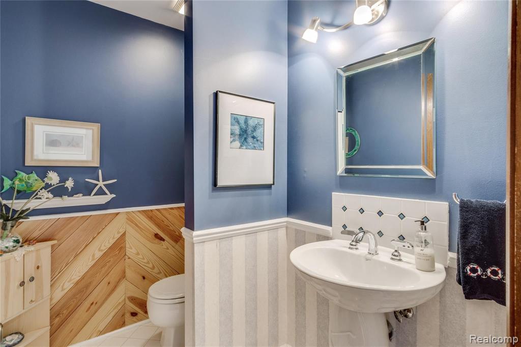 1438 Flushing Road Flushing, MI 48433 - Photo 11 of 32