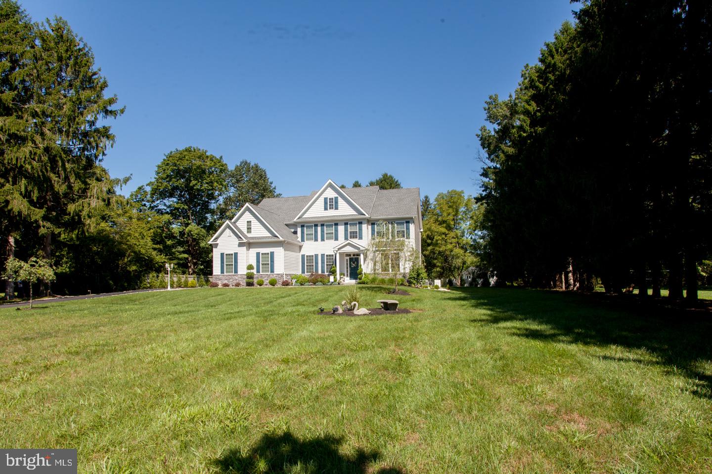 464 Edison Furlong Road Doylestown, PA 18901 - Photo 3 of 37 Front yard