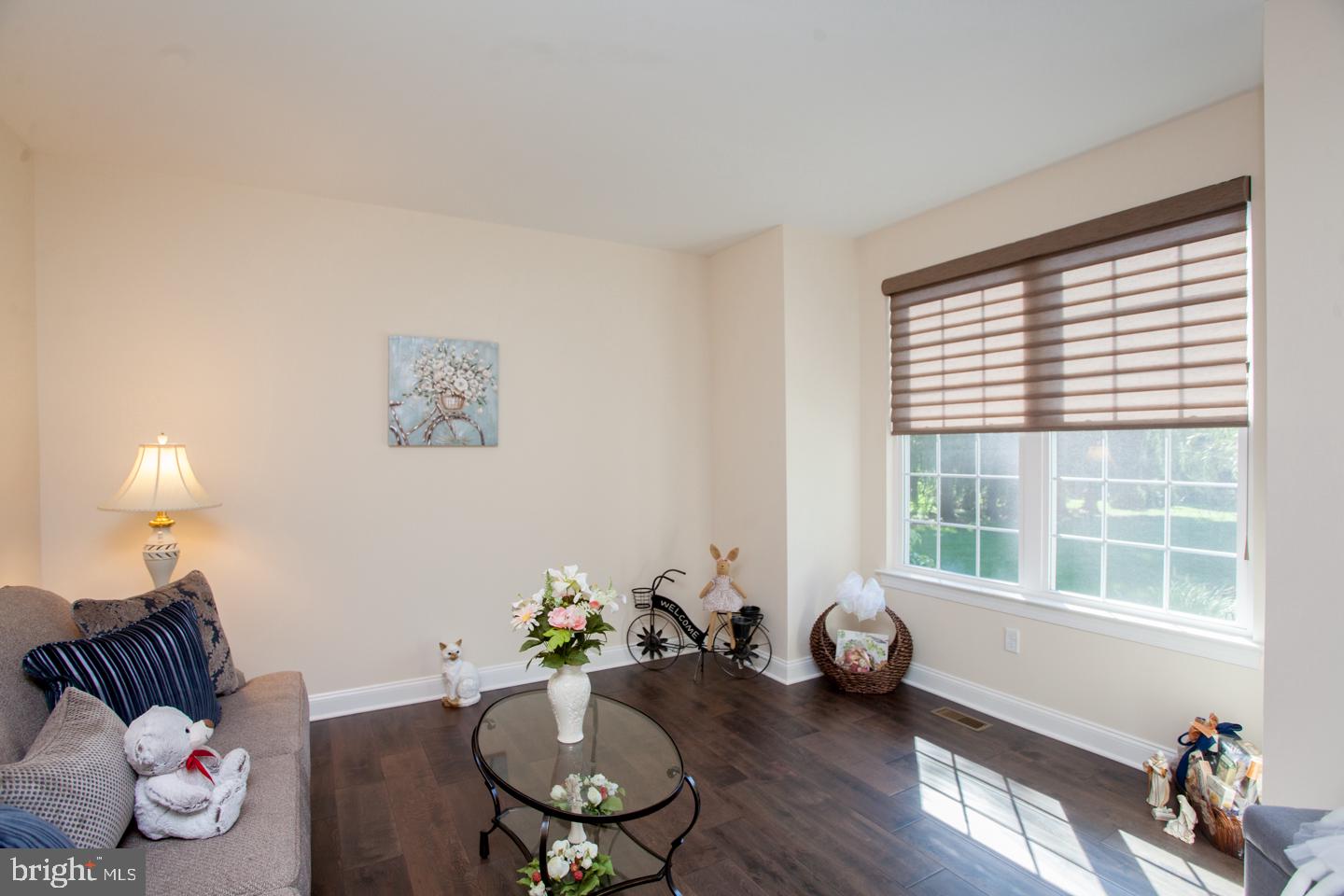 464 Edison Furlong Road Doylestown, PA 18901 - Photo 7 of 37 Living room