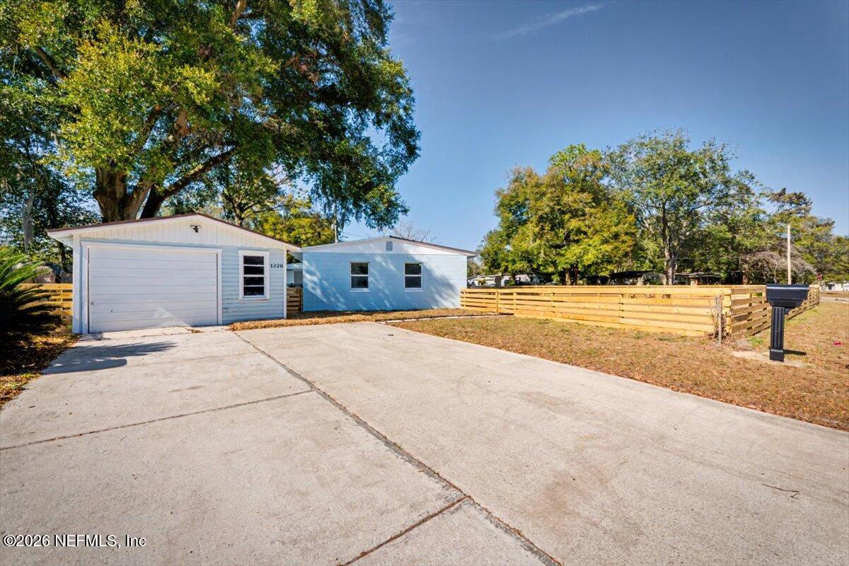Oversides detached Garage