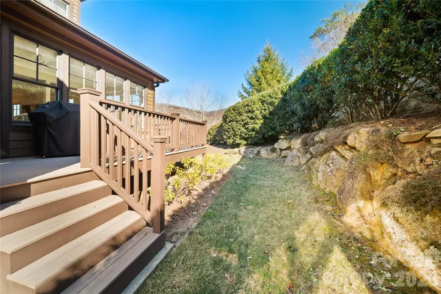 $750,000 | 2 Meadow Vista Court, Asheville, NC 28803