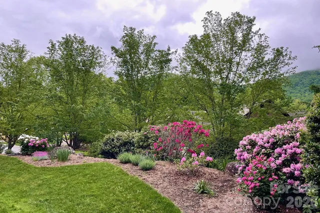 $750,000 | 2 Meadow Vista Court, Asheville, NC 28803