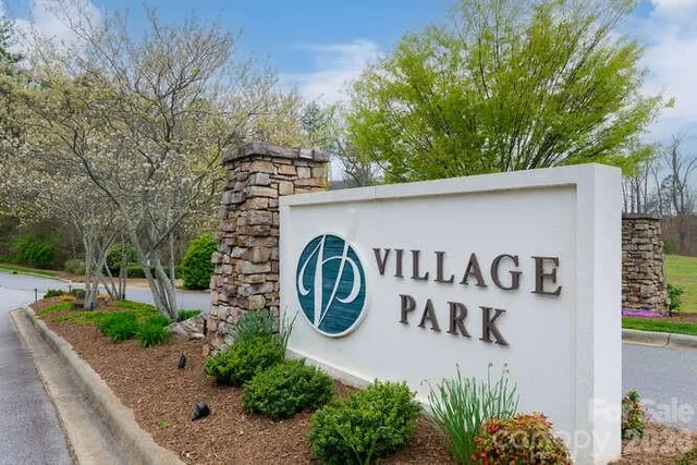 $750,000 | 2 Meadow Vista Court, Asheville, NC 28803