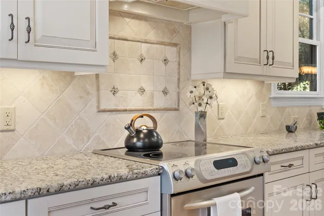 $750,000 | 2 Meadow Vista Court, Asheville, NC 28803