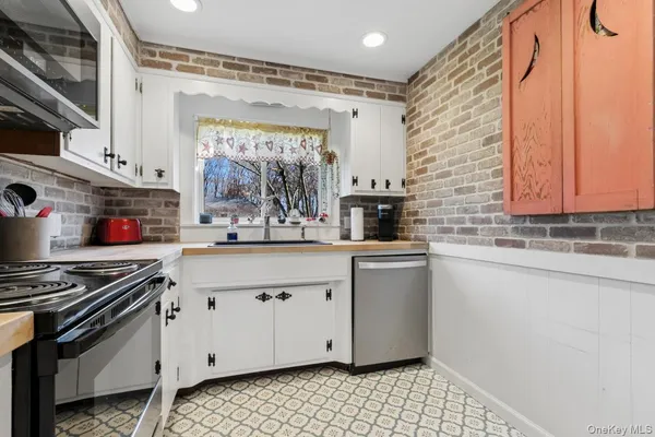 $799,000 | 51 Lockitt Drive, Jamesport, NY 11901