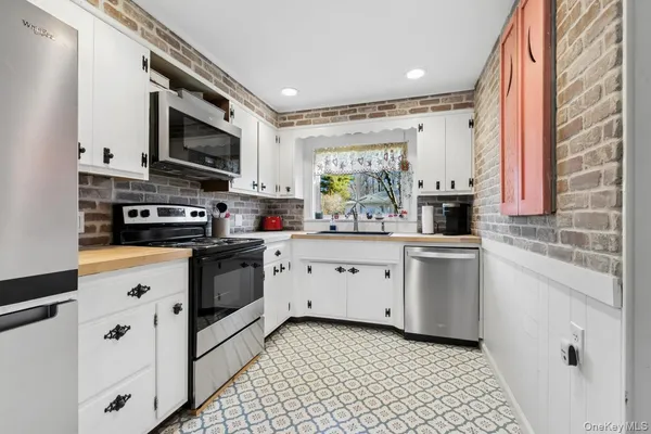 $799,000 | 51 Lockitt Drive, Jamesport, NY 11901