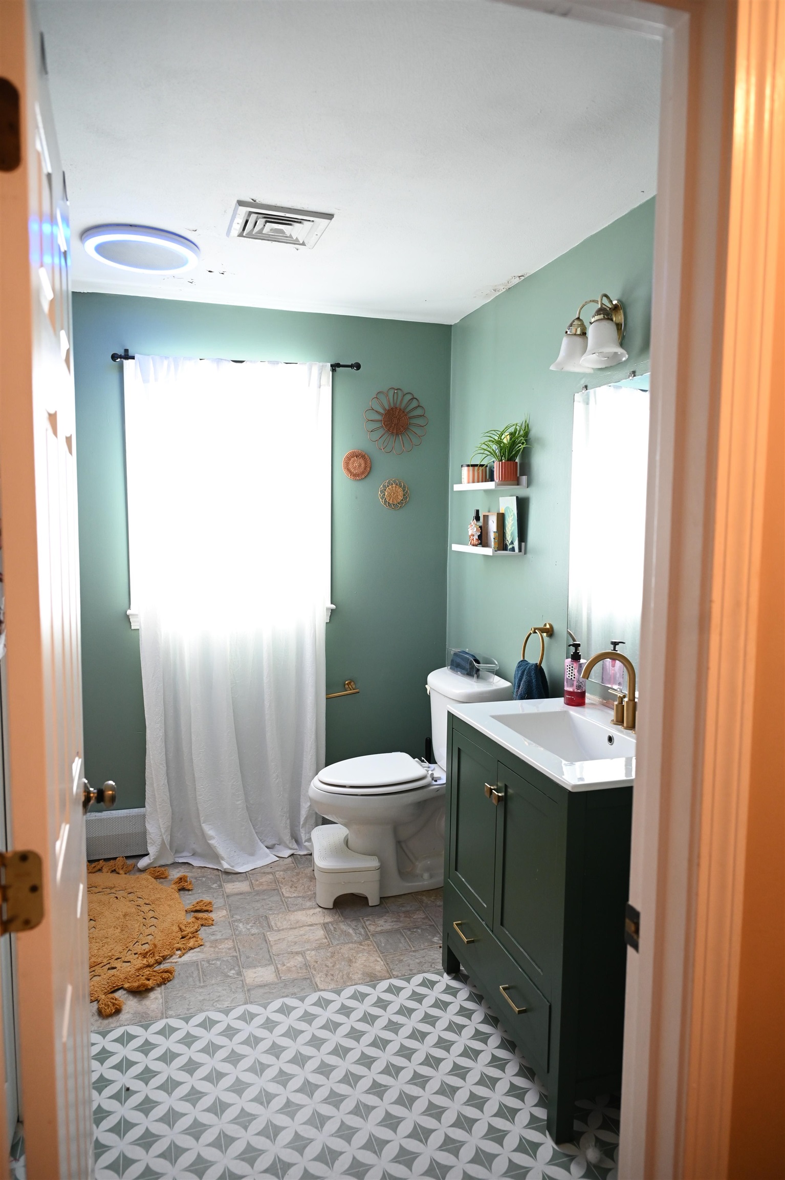 4 Westview Drive Derry, NH 03038 - Photo 12 of 26