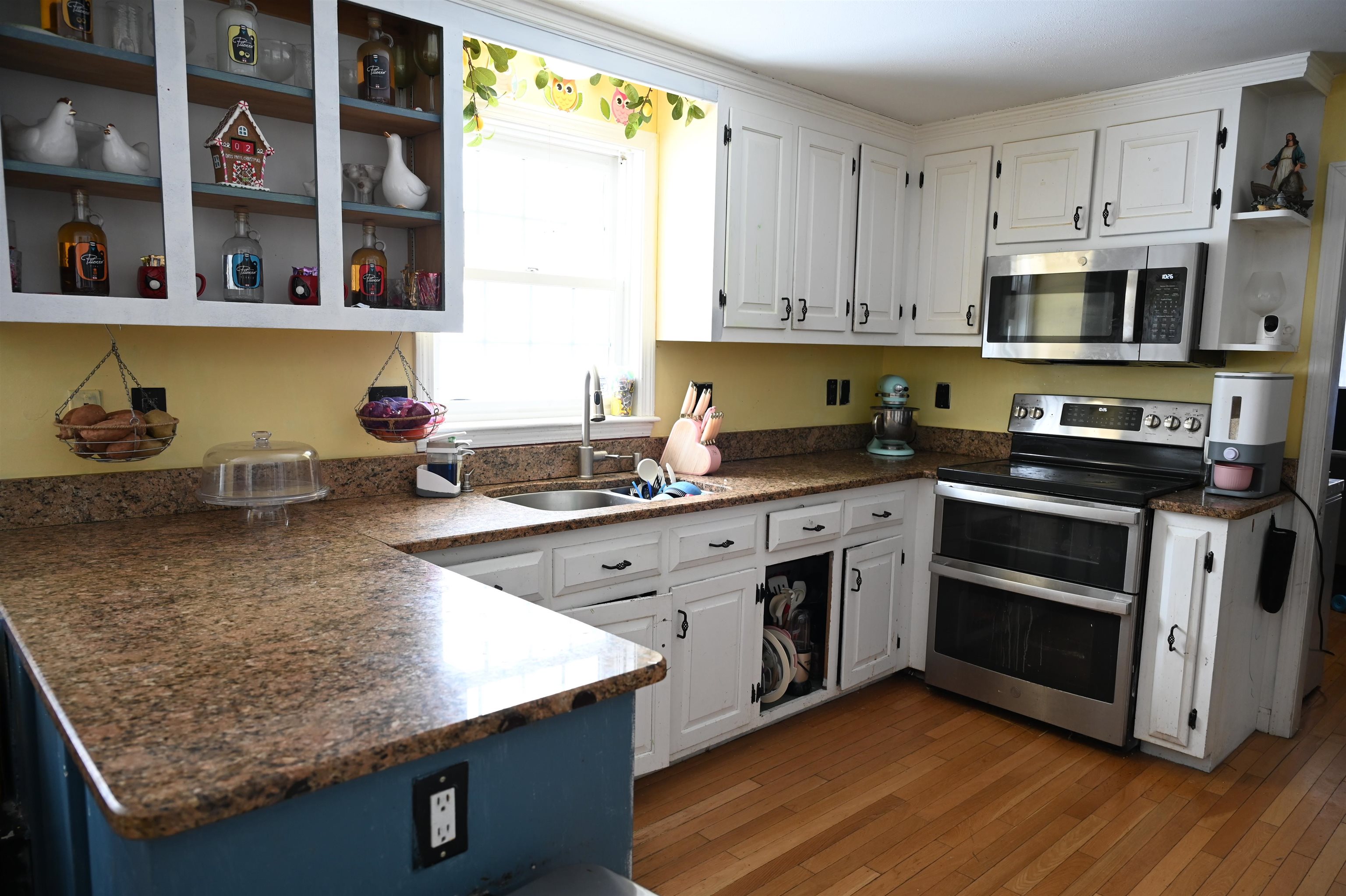 4 Westview Drive Derry, NH 03038 - Photo 4 of 26