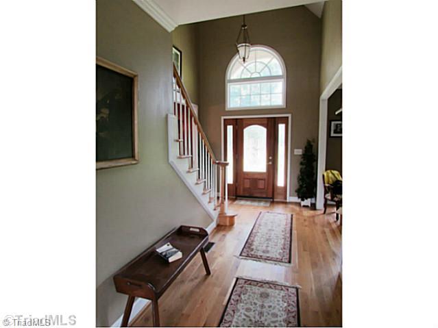 Entry. 2 Story entryway!
