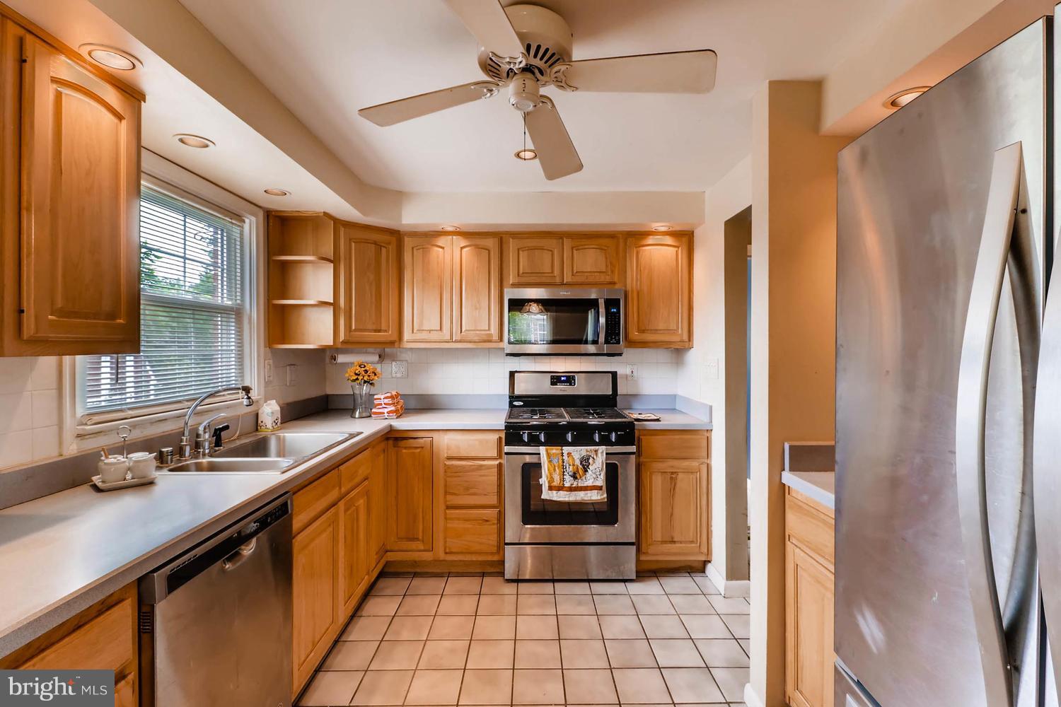 9 Alston Road Lutherville-Timonium, MD 21093 - Photo 5 of 26 Kitchen