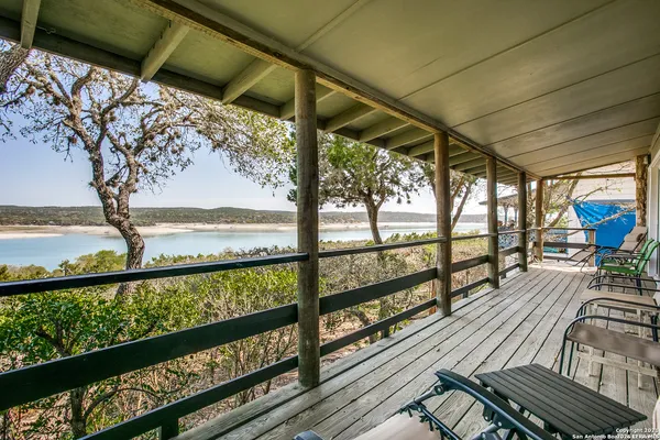 $410,000 | 253 Water Crest Drive, Pipe Creek, TX 78063