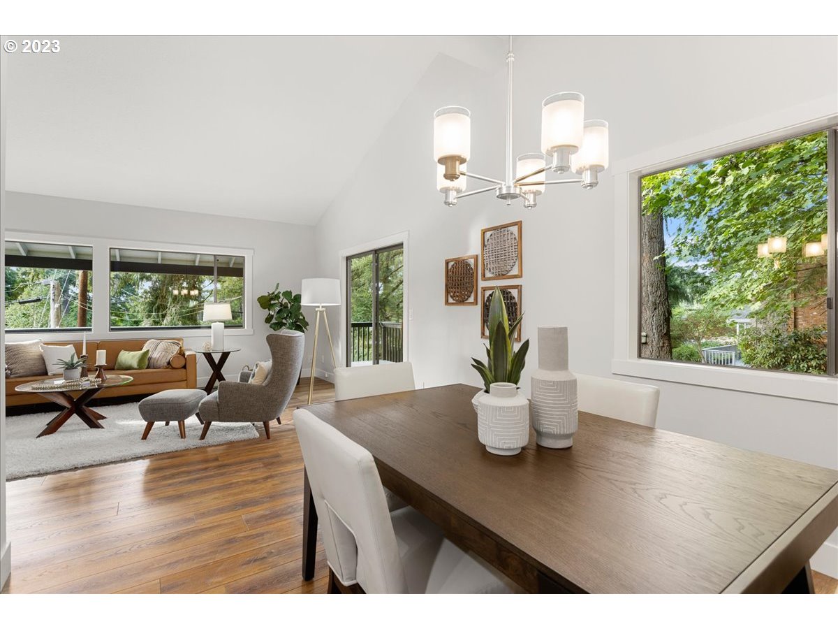 2432 Park Road Lake Oswego, OR 97034 - Photo 11 of 46 Dining Area