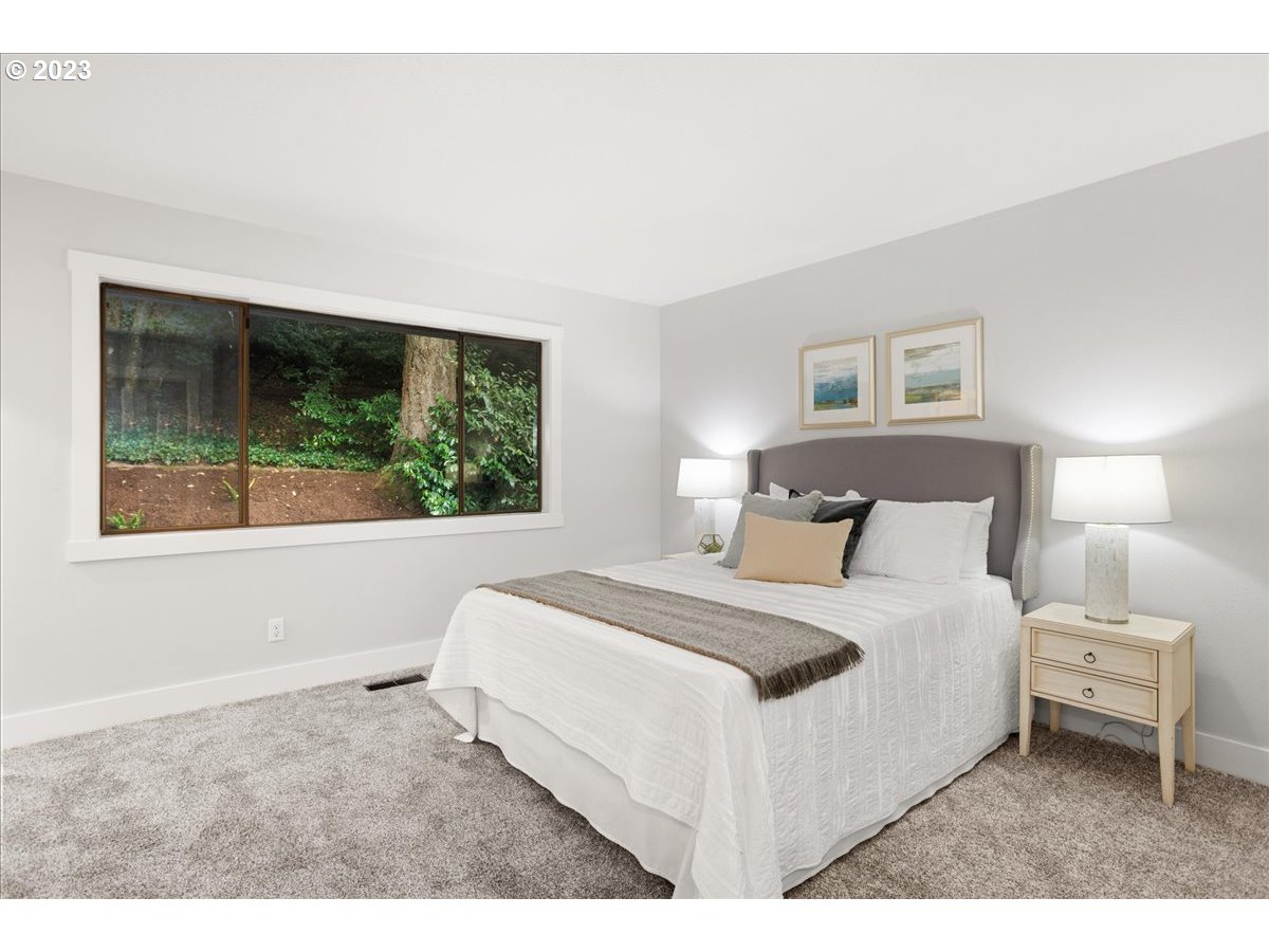2432 Park Road Lake Oswego, OR 97034 - Photo 17 of 46 Bedroom, Primary
