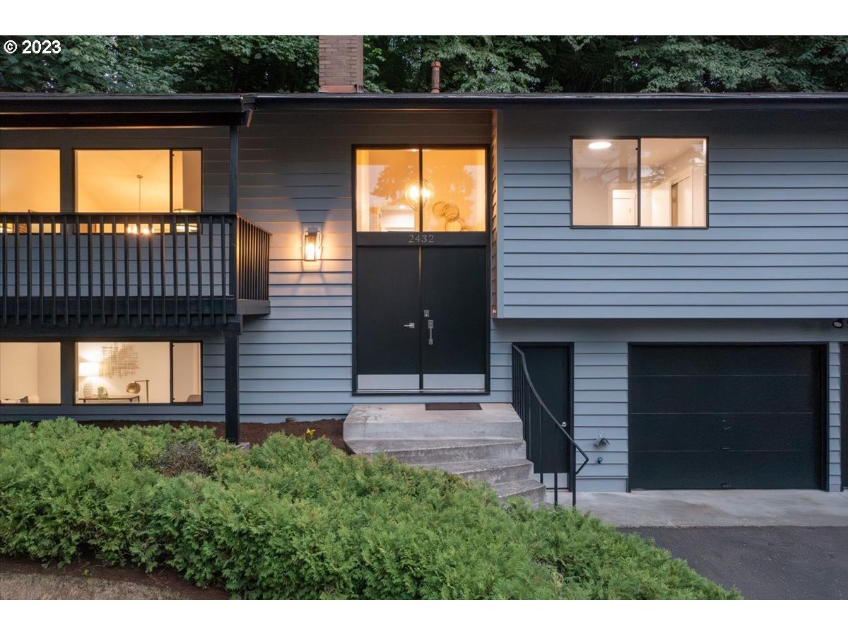 2432 Park Road Lake Oswego, OR 97034 - Photo 2 of 46 Exterior