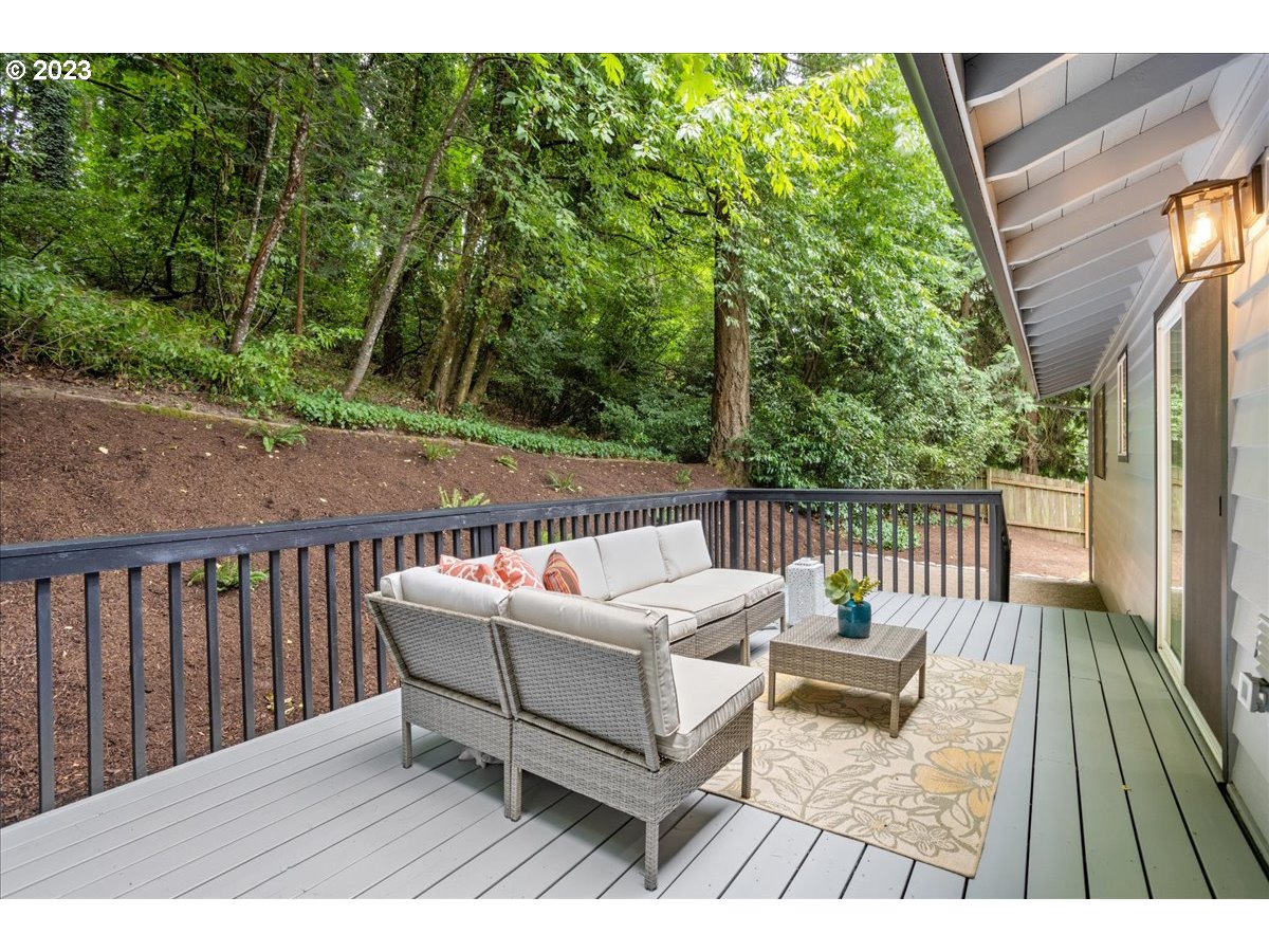2432 Park Road Lake Oswego, OR 97034 - Photo 34 of 46 Porch