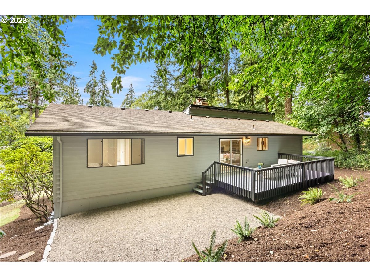 2432 Park Road Lake Oswego, OR 97034 - Photo 38 of 46 Backyard