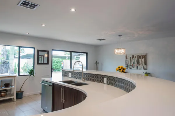 $4,995 | 3732 East Glenrosa Avenue, Phoenix, AZ 85018