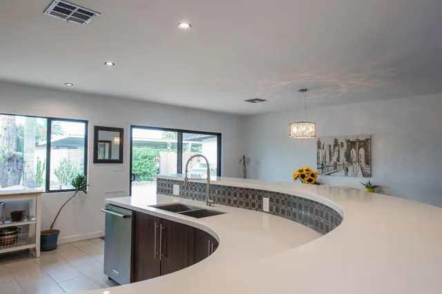 $4,995 | 3732 East Glenrosa Avenue, Phoenix, AZ 85018