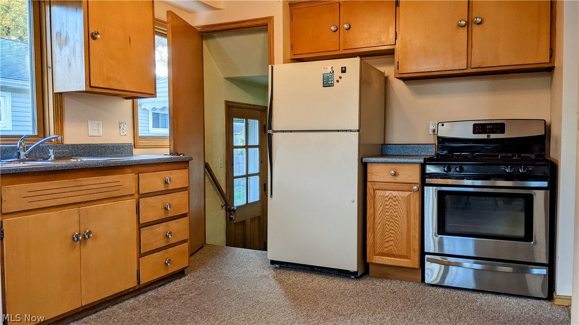 540 Dickerson Road Willowick, OH 44095 - Photo 9 of 31