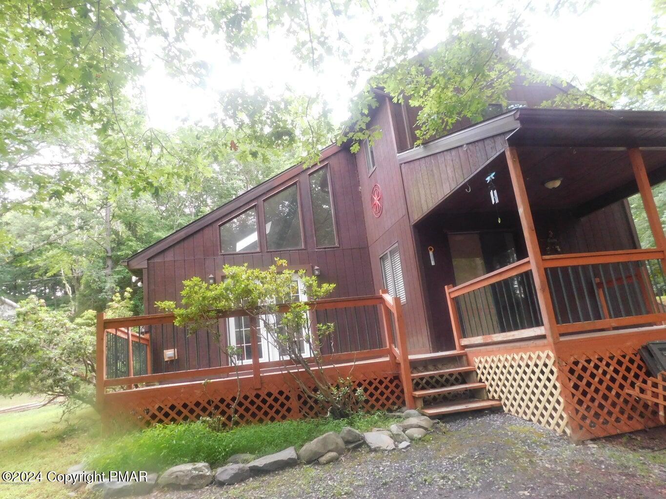 112 Messerle Court Bushkill, PA 18324 - Photo 28 of 33 FRONT DECK
