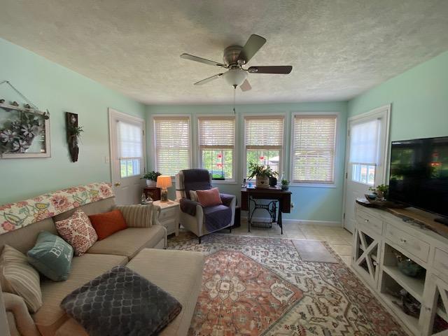 305 Ridgewood Circle Covington, VA 24426 - Photo 5 of 13 IMG_2405