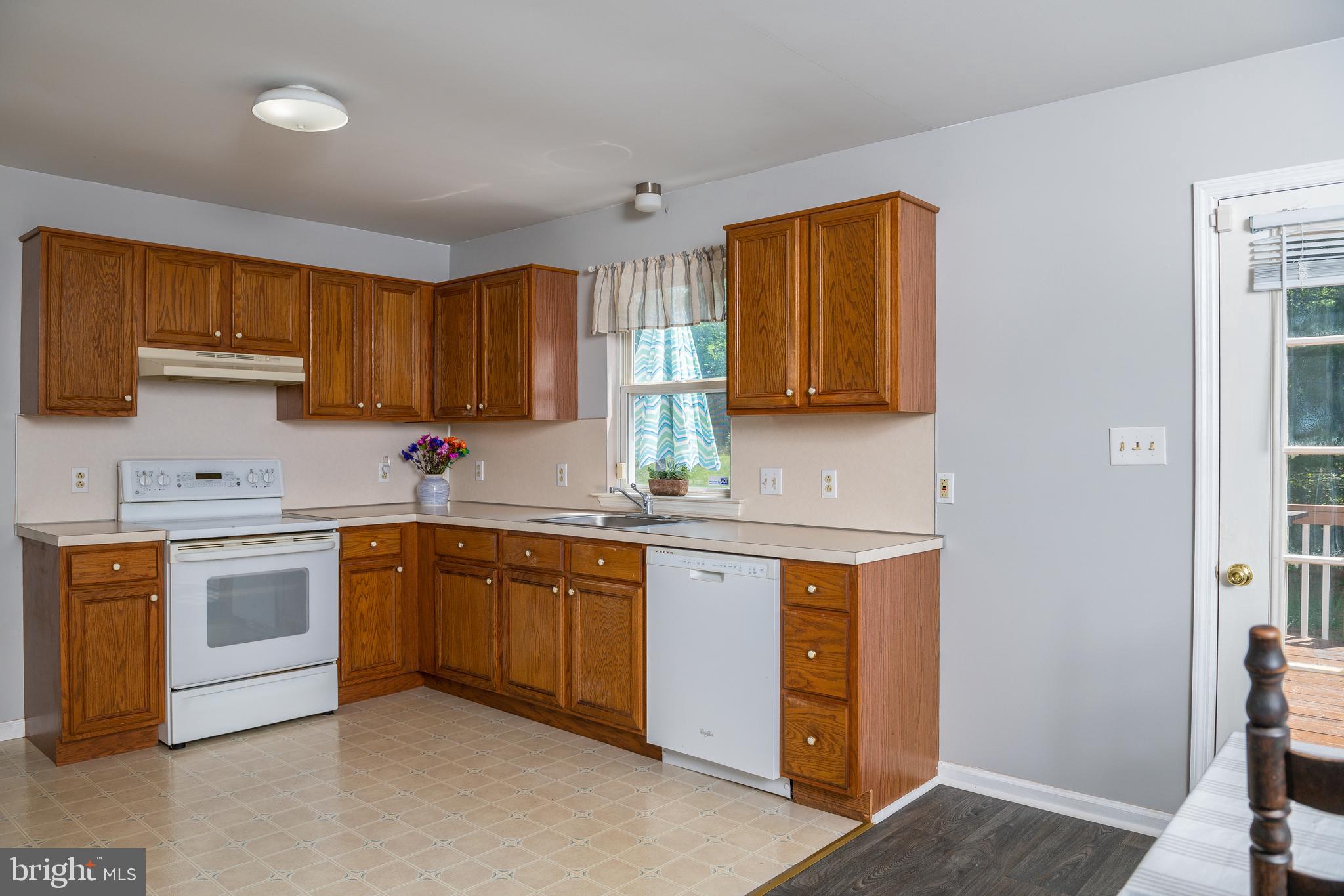 212 South View Road Fleetwood, PA 19522 - Photo 10 of 27 Gallery Image 10