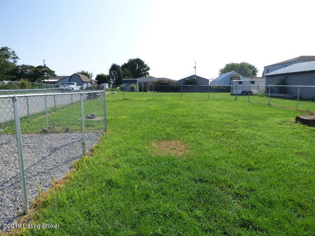 890 North Bardstown Road Mount Washington, KY 40047 - Photo 7 of 18 890 Backyard 3