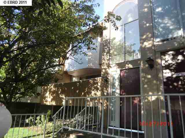 a view of a pathway of a building