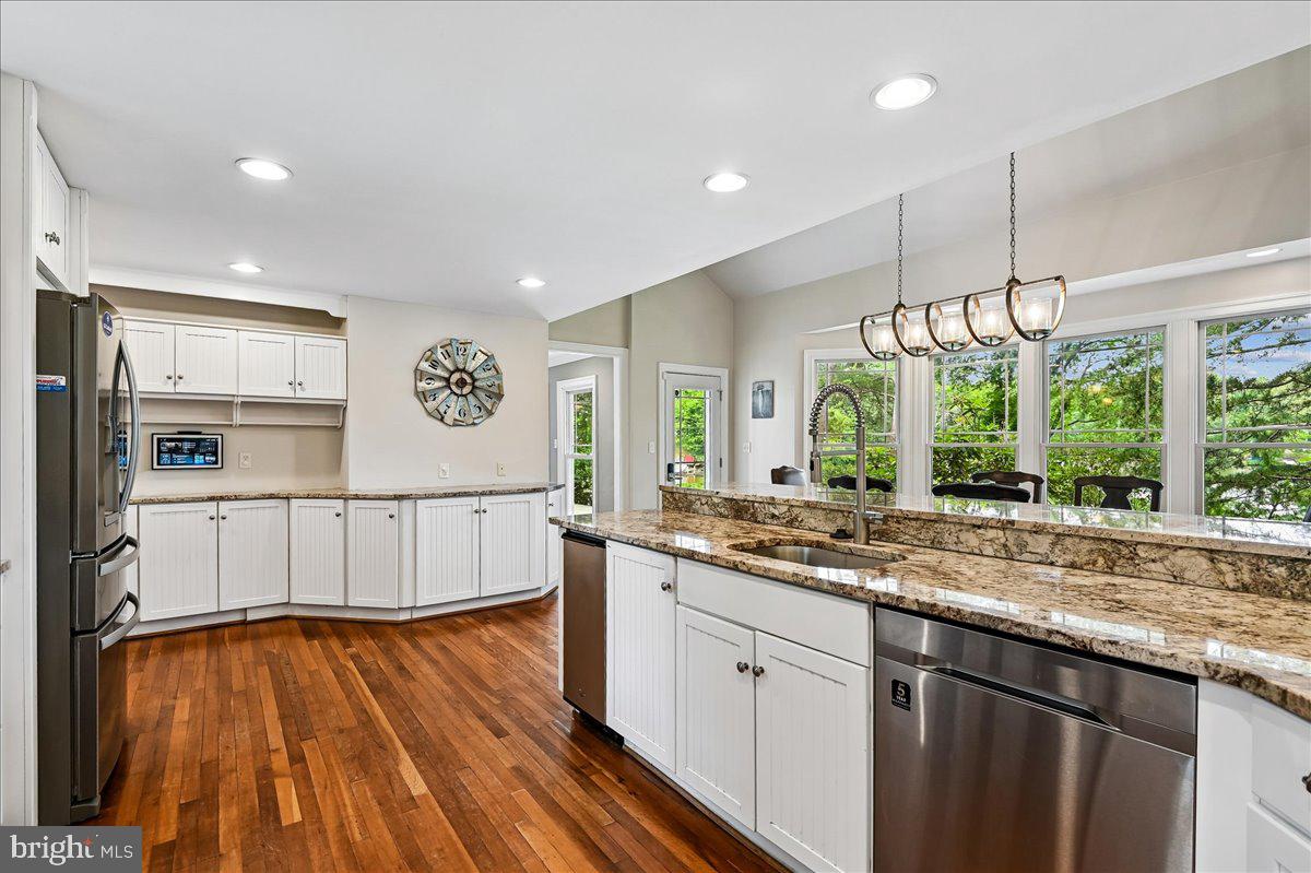 300 Magothy Bridge Road Pasadena, MD 21122 - Photo 27 of 117 Kitchen