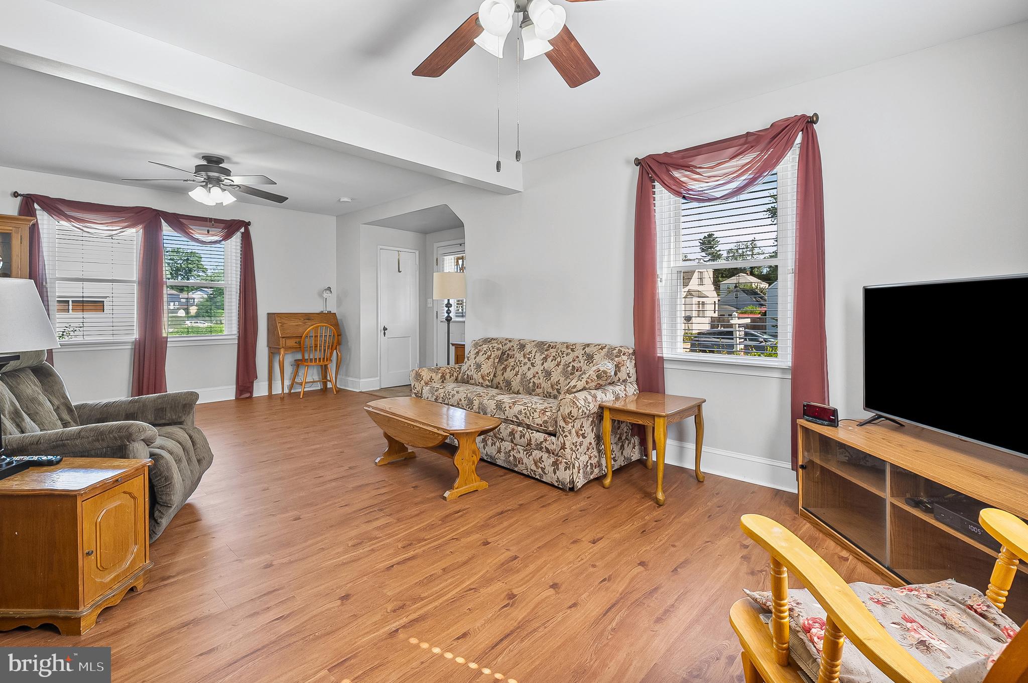 2501 1/2 Wentworth Road Baltimore, MD 21234 - Photo 5 of 31 Neutral colors