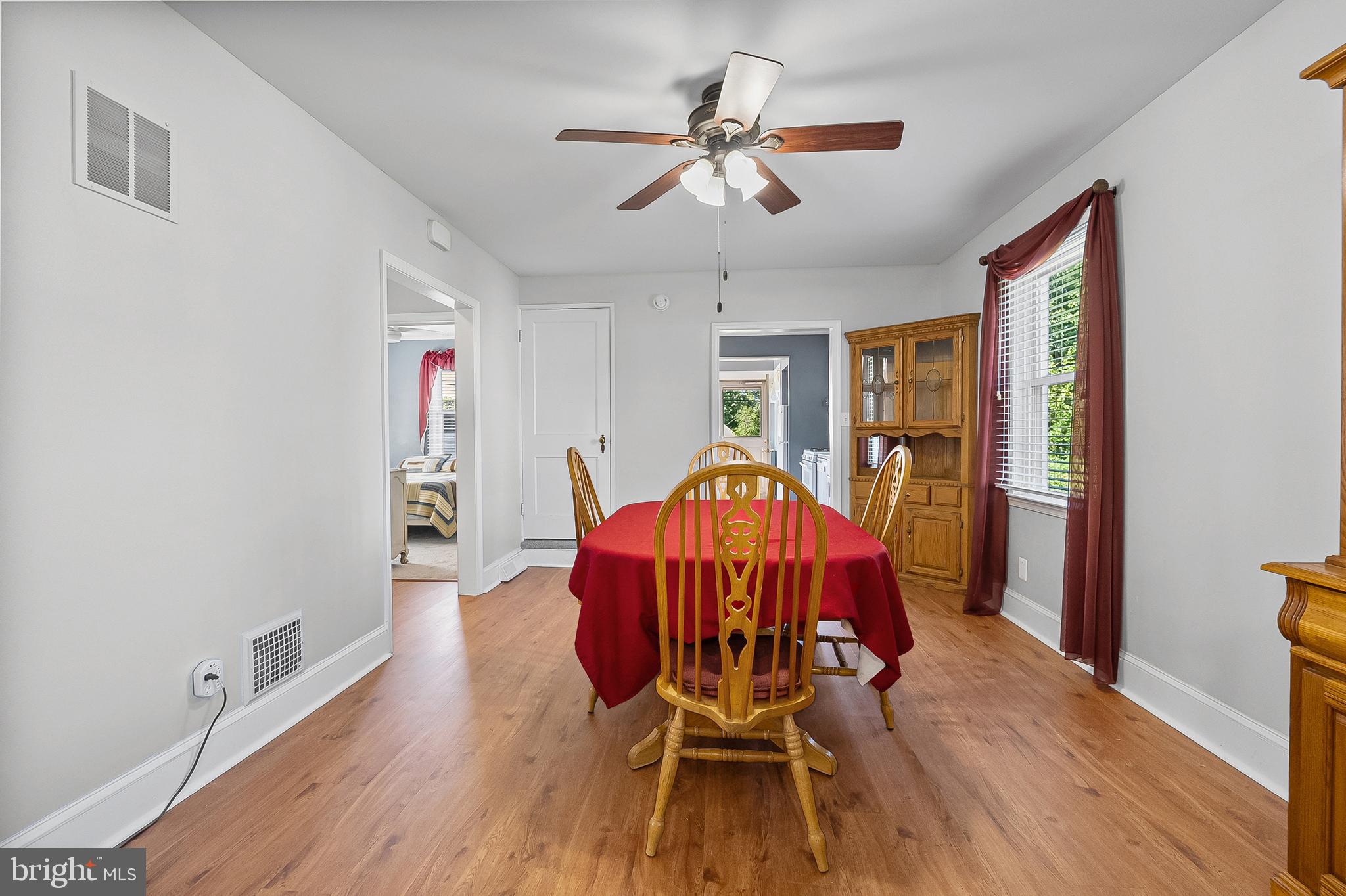 2501 1/2 Wentworth Road Baltimore, MD 21234 - Photo 7 of 31 Dining room