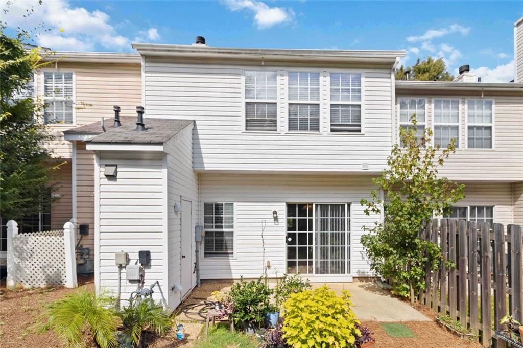 3752 Berkeley Crossing Duluth, GA 30096 - Photo 21 of 23 front view of a house