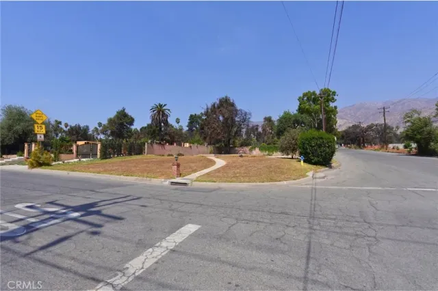 a view of a basketball court