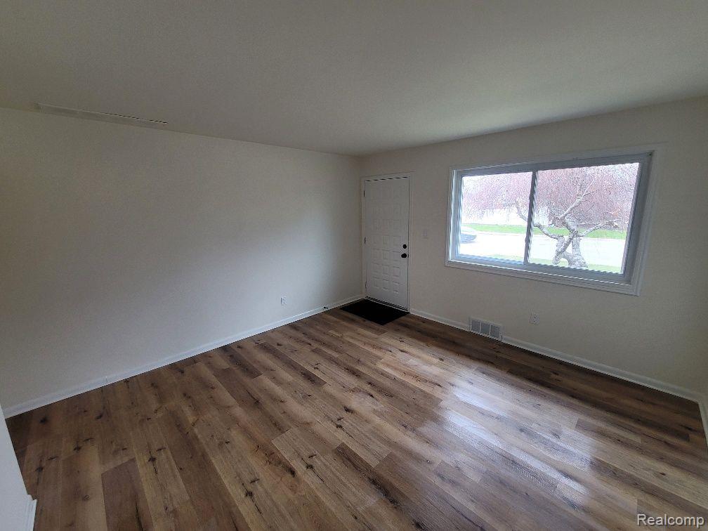 11066 Stephens Road Warren, MI 48089 - Photo 3 of 18