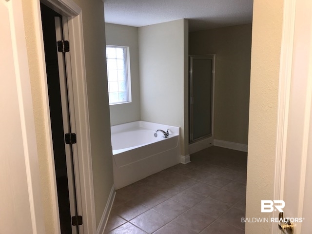 4620 Starboard Lane Orange Beach, AL 36561 - Photo 21 of 33 Master Bathroom