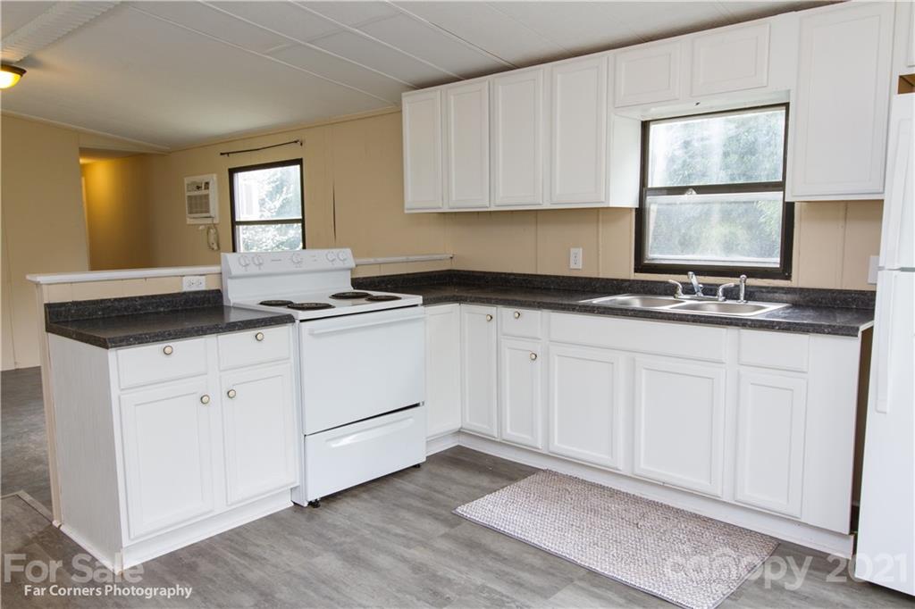 46 Monroe Lane Clyde, NC 28721 - Photo 2 of 13 Gallery Image 2