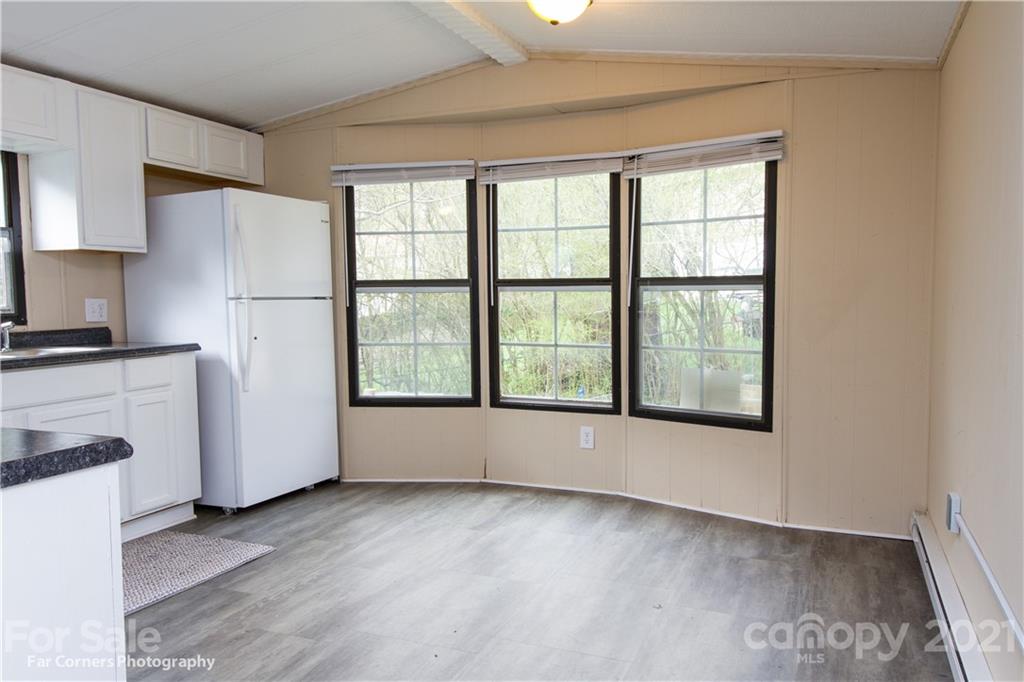46 Monroe Lane Clyde, NC 28721 - Photo 3 of 13 Gallery Image 3