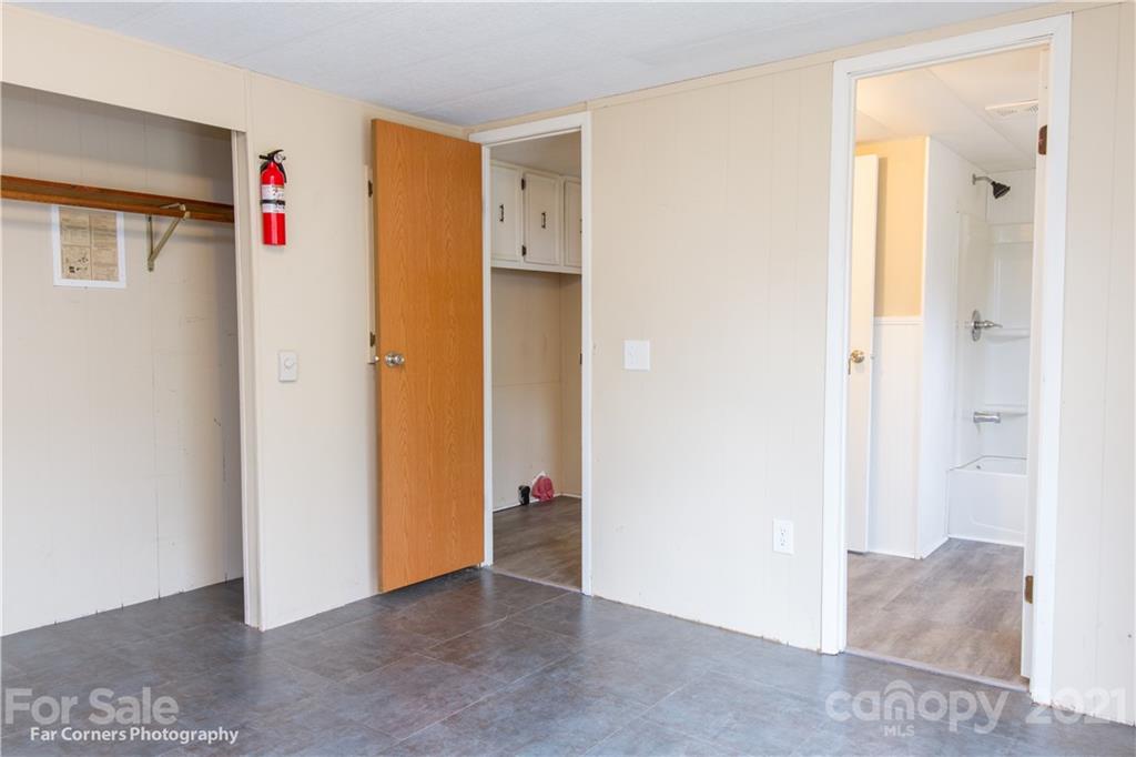 46 Monroe Lane Clyde, NC 28721 - Photo 6 of 13 Gallery Image 6
