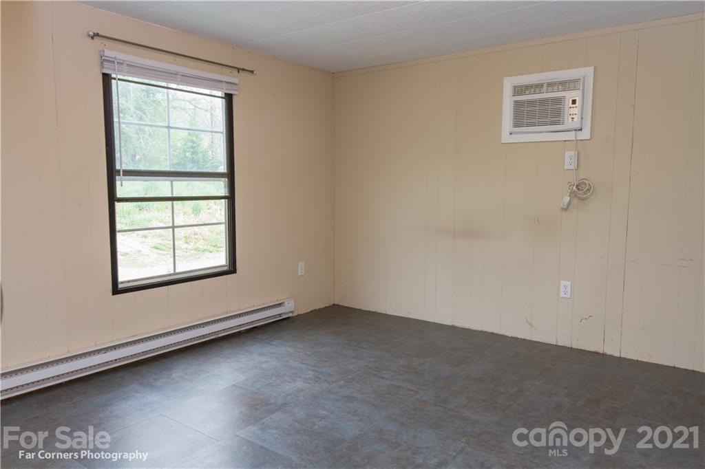46 Monroe Lane Clyde, NC 28721 - Photo 7 of 13 Gallery Image 7