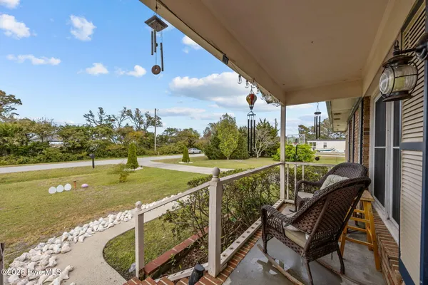 $300,000 | 458 Bayview Drive, Harkers Island, NC 28531