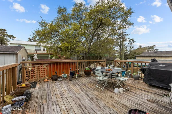 $300,000 | 458 Bayview Drive, Harkers Island, NC 28531