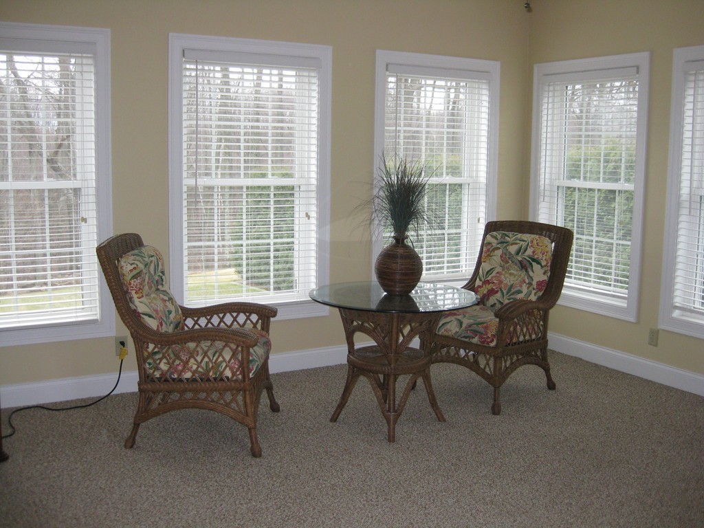 56 Hemlock Ridge Agawam, MA 01030 - Photo 3 of 30 Gallery Image 3