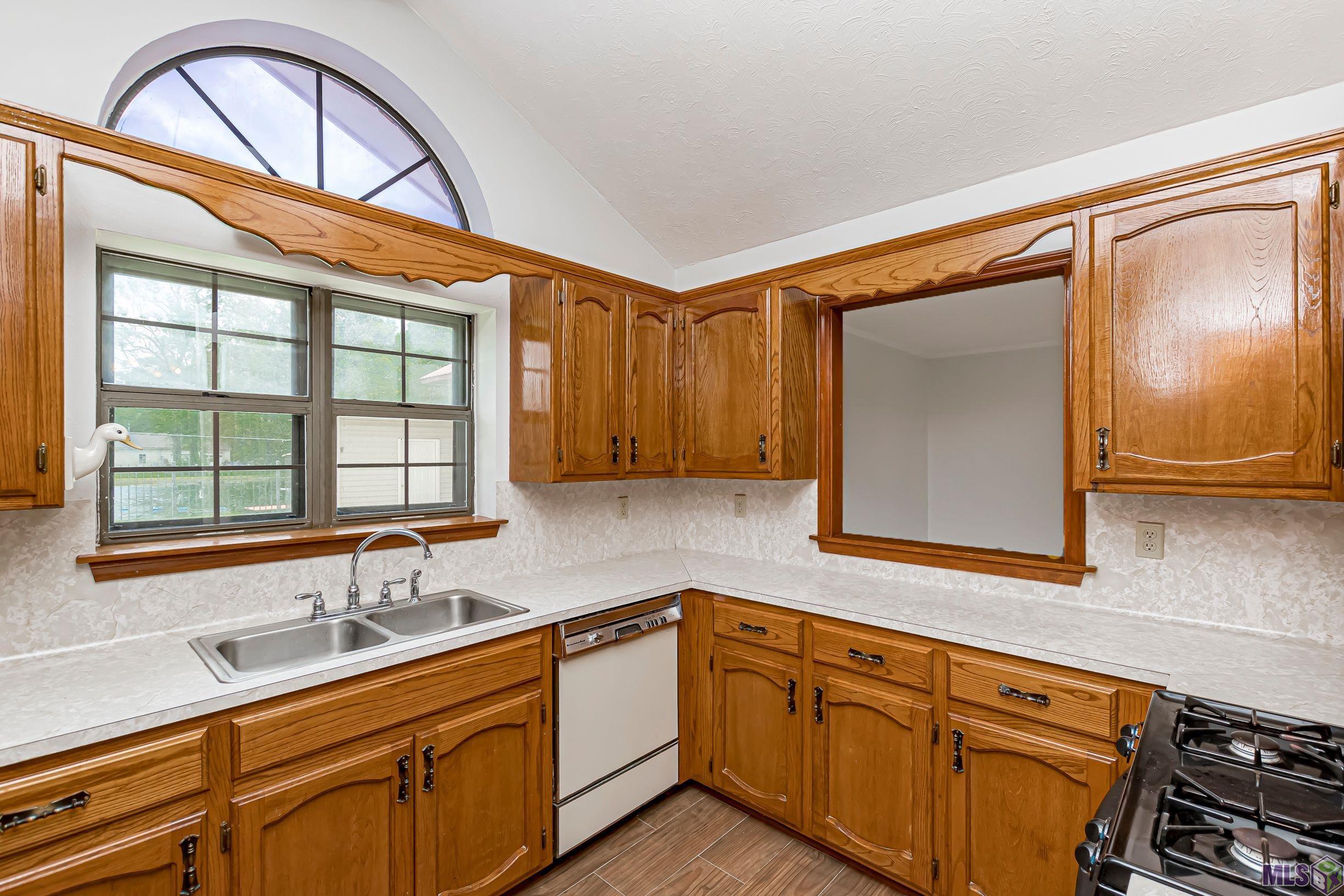 14342 Harry Savoy Road St. Amant, LA 70774 - Photo 25 of 37 Laundry Room