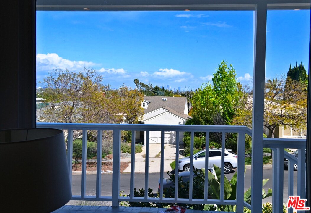 1847 Preuss Road Los Angeles, CA 90035 - Photo 12 of 50 Gallery Image 12