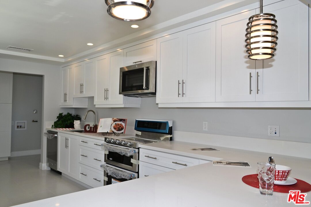 1847 Preuss Road Los Angeles, CA 90035 - Photo 24 of 50 Gallery Image 24